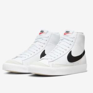 NIKE Blazer Mid '77 Kid Shoe Size 7 - Women 8/8.5